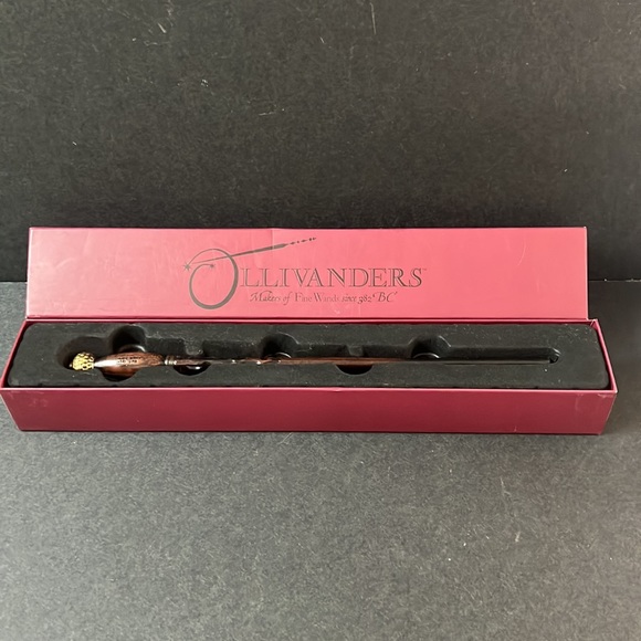 Universal Studios Harry Potter Ollivanders Interactive Wand Ivy with MAP RARE - Picture 14 of 16